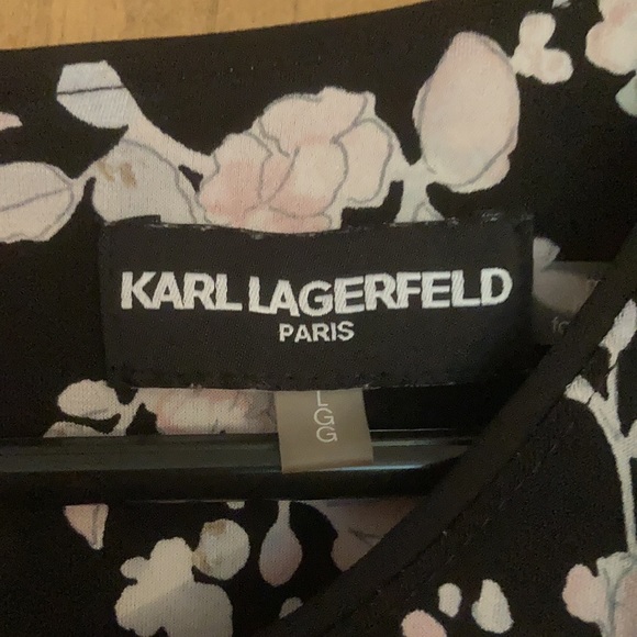 Scoop neck floral blouse - Picture 3 of 3